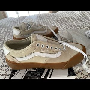 Brand new VANS CHIMA 2 Oatmeal/Gum color